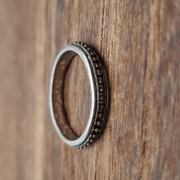 Silver mourning edwardian dotted wreath size 8 ring R323 - Picture 1 of 4